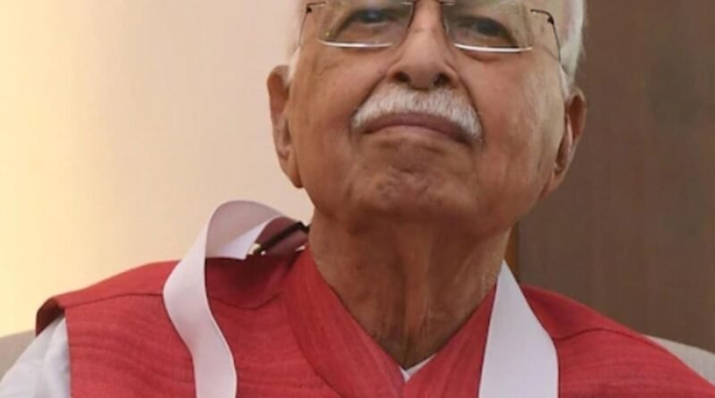 લાલકૃષ્ણ અડવાણીની તબિયત લથડી:ભાજપના વરિષ્ઠ નેતાને શ્વસન સંબંધિત સમસ્યા બાદ દિલ્હીની એપોલો હોસ્પિટલમાં દાખલ કરાયા, ડોક્ટર્સે કહ્યું- તબિયત સ્થિર
