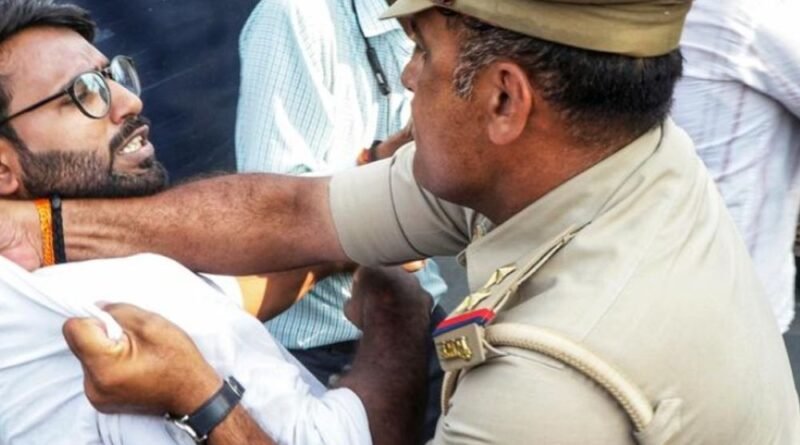 CJPએ કહ્યું- અમારા કાર્યકરોને કસ્ટડીમાં લેવામાં આવ્યા:પરિવારજનોને ધમકાવવામાં આવ્યા; આવતીકાલે જંતર-મંતર ખાતે પ્રદર્શન, પોલીસે હોટલોની તપાસ શરૂ કરી CJPએ કહ્યું- અમારા કાર્યકરોને કસ્ટડીમાં લેવામાં આવ્યા:પરિવારજનોને ધમકાવવામાં આવ્યા; આવતીકાલે જંતર-મંતર ખાતે પ્રદર્શન, પોલીસે હોટલોની તપાસ શરૂ કરી